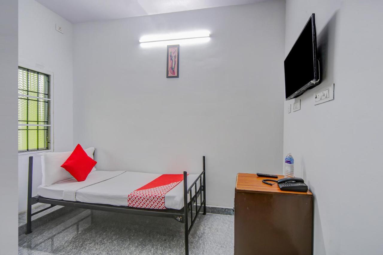 Oyo 81673 D Anchorage Inn Puduccseri Kültér fotó