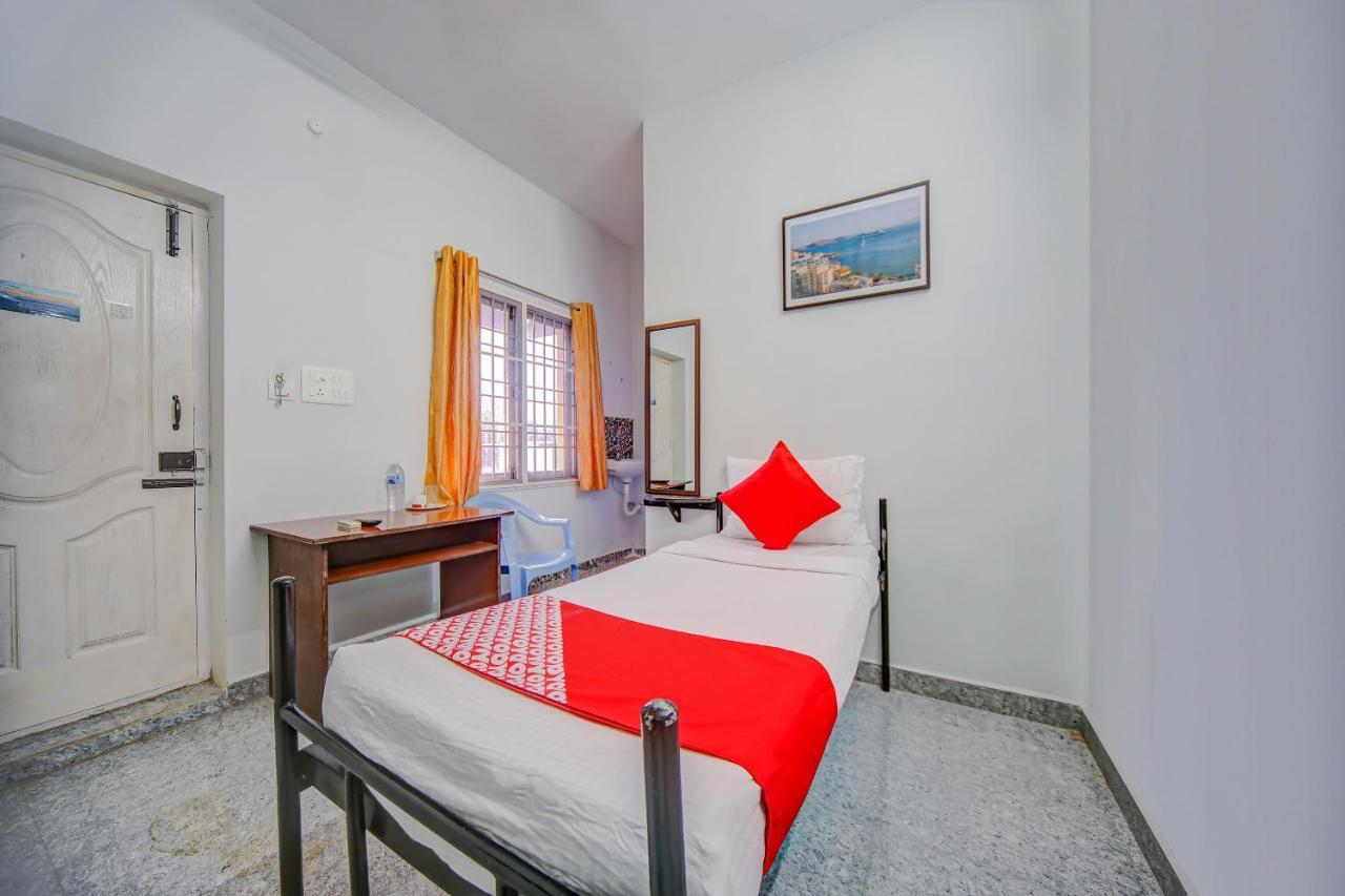 Oyo 81673 D Anchorage Inn Puduccseri Kültér fotó